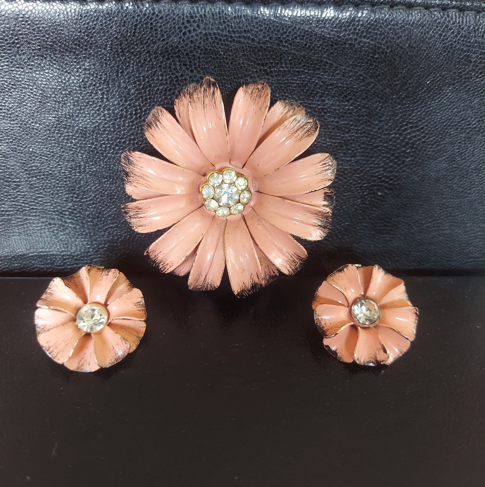 Vintage Enamel Daisy Brooch And Earring Set With Rhinestones